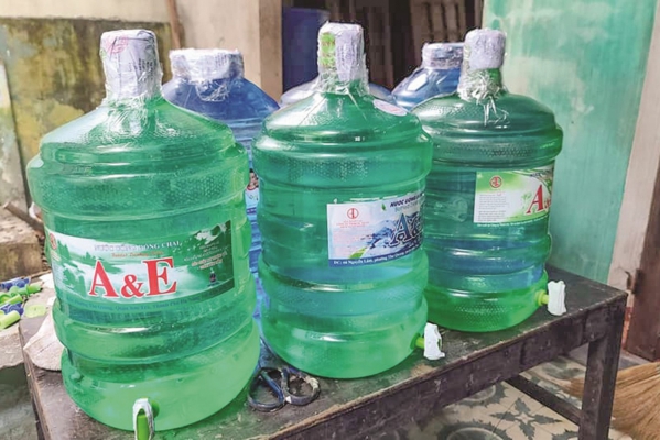 Bất ổn thị trường nước uống đóng chai